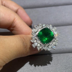 Customized Emerald Jewelry Ring
