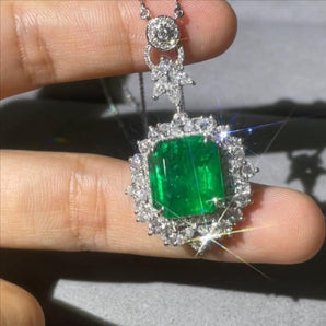 Customized Emerald Jewelry Pendant