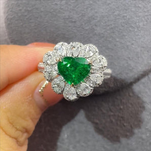 Customized Emerald Jewelry Ring